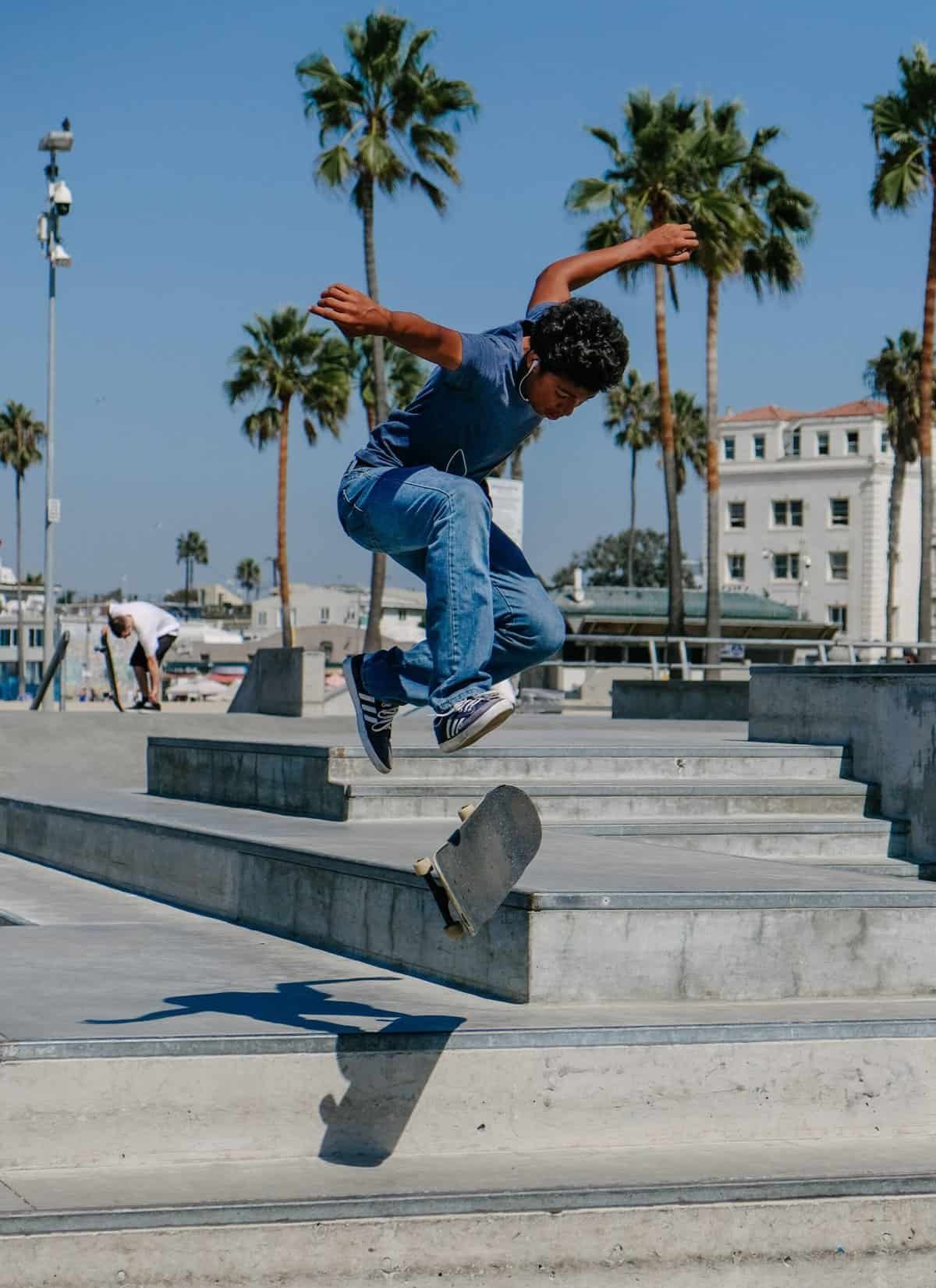 Whats The Best Way To Approach Skateboard Ledge Tricks?