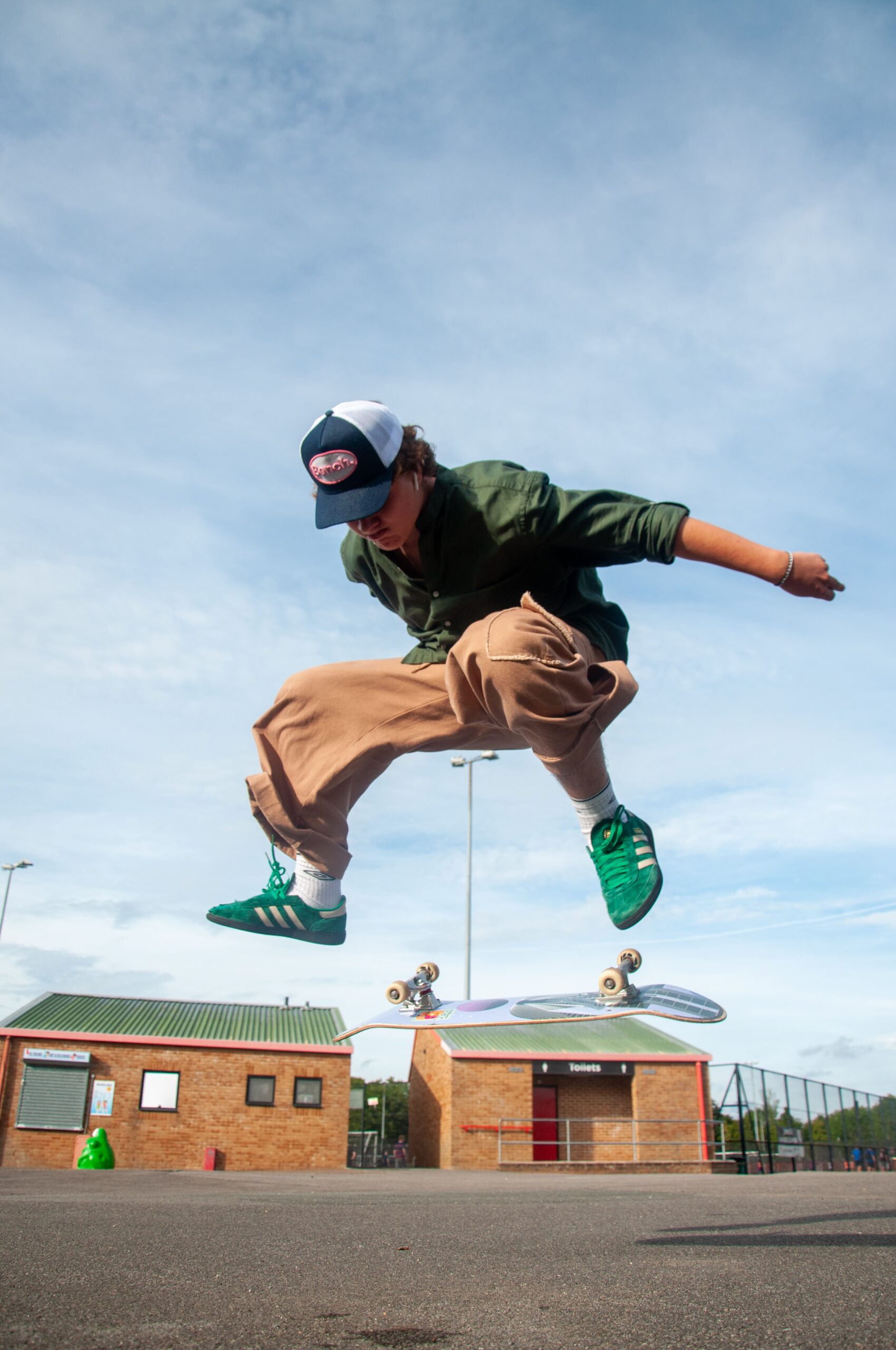 How Do I Safely Practice Skateboard Handstand Tricks?