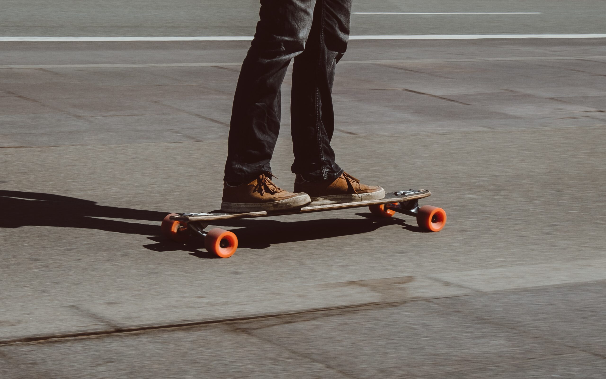 How Do I Adjust My Skateboard Deck Width For Better Stability?
