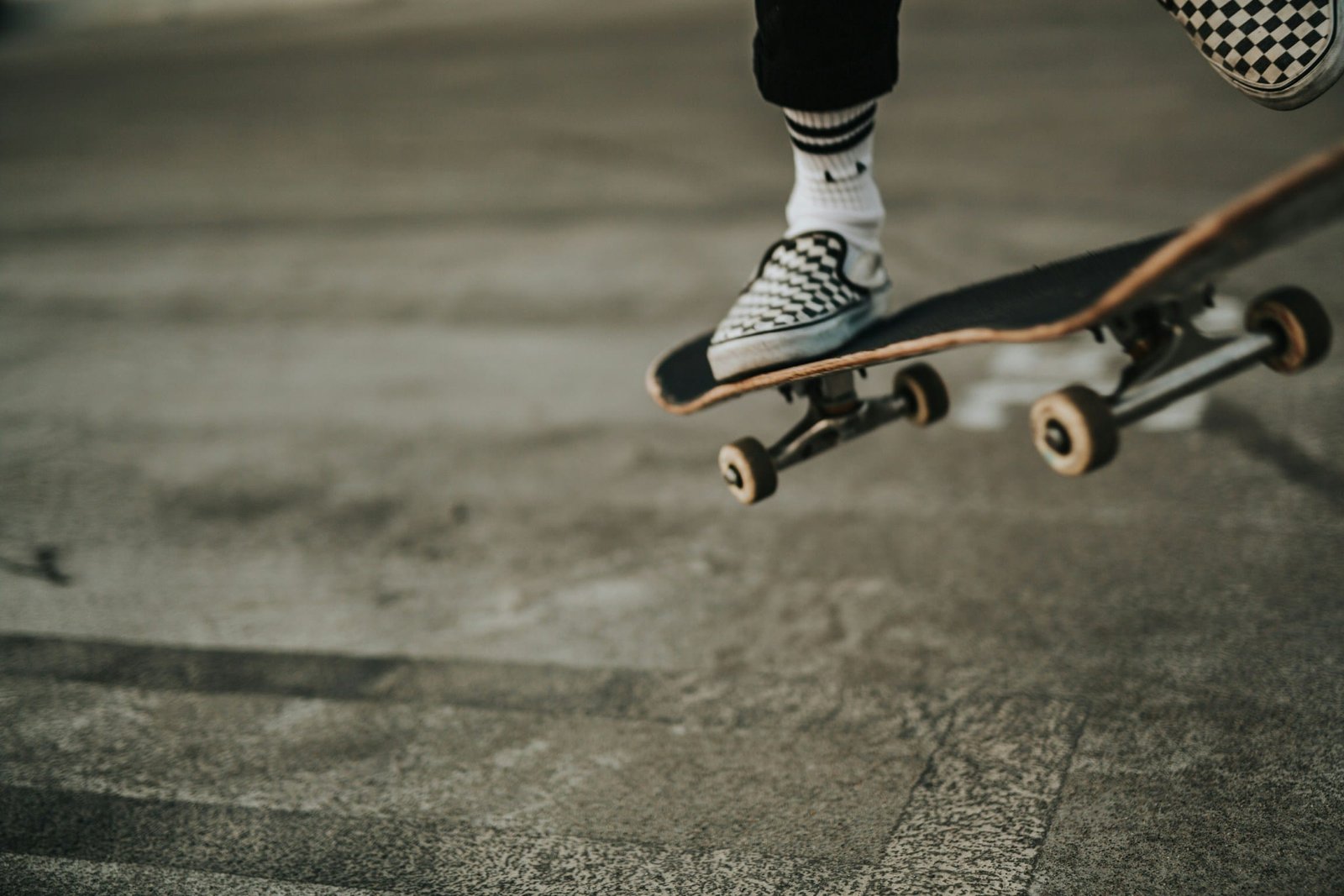 How To Choose The Right Skateboard Deck Size? How To Choose The Right Skateboard Deck Size?