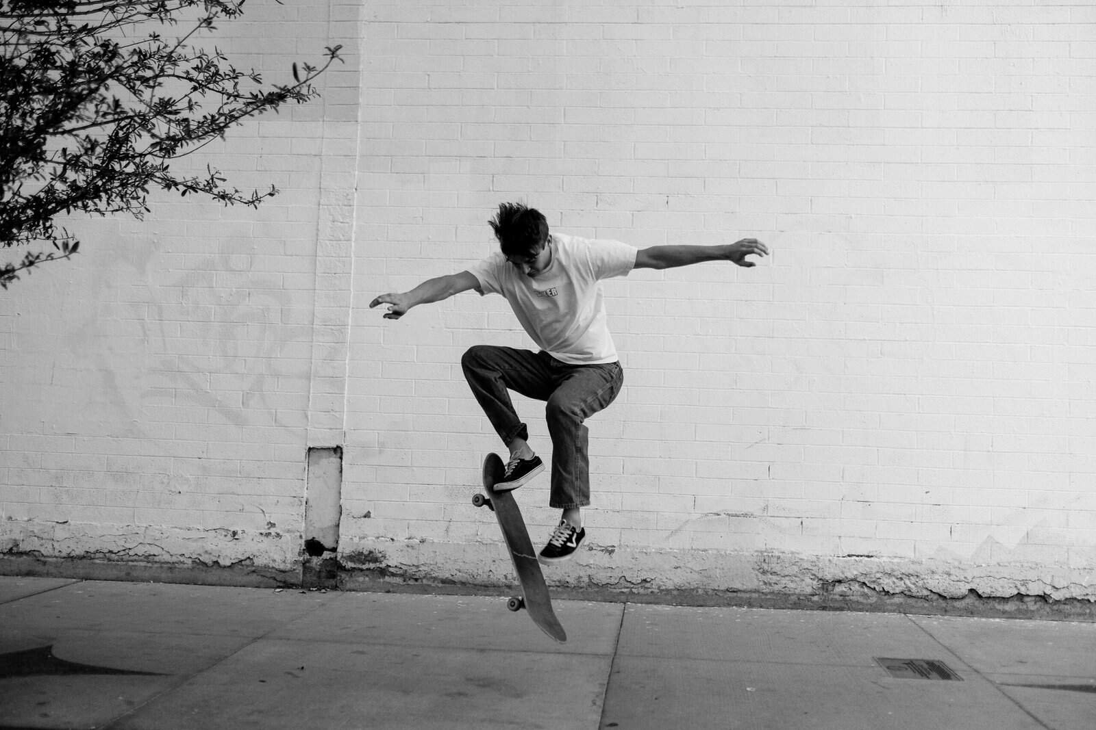 Can You Suggest Skateboard Tricks That Can Be Practiced In A Small Space? Can You Suggest Skateboard Tricks That Can Be Practiced In A Small Space?
