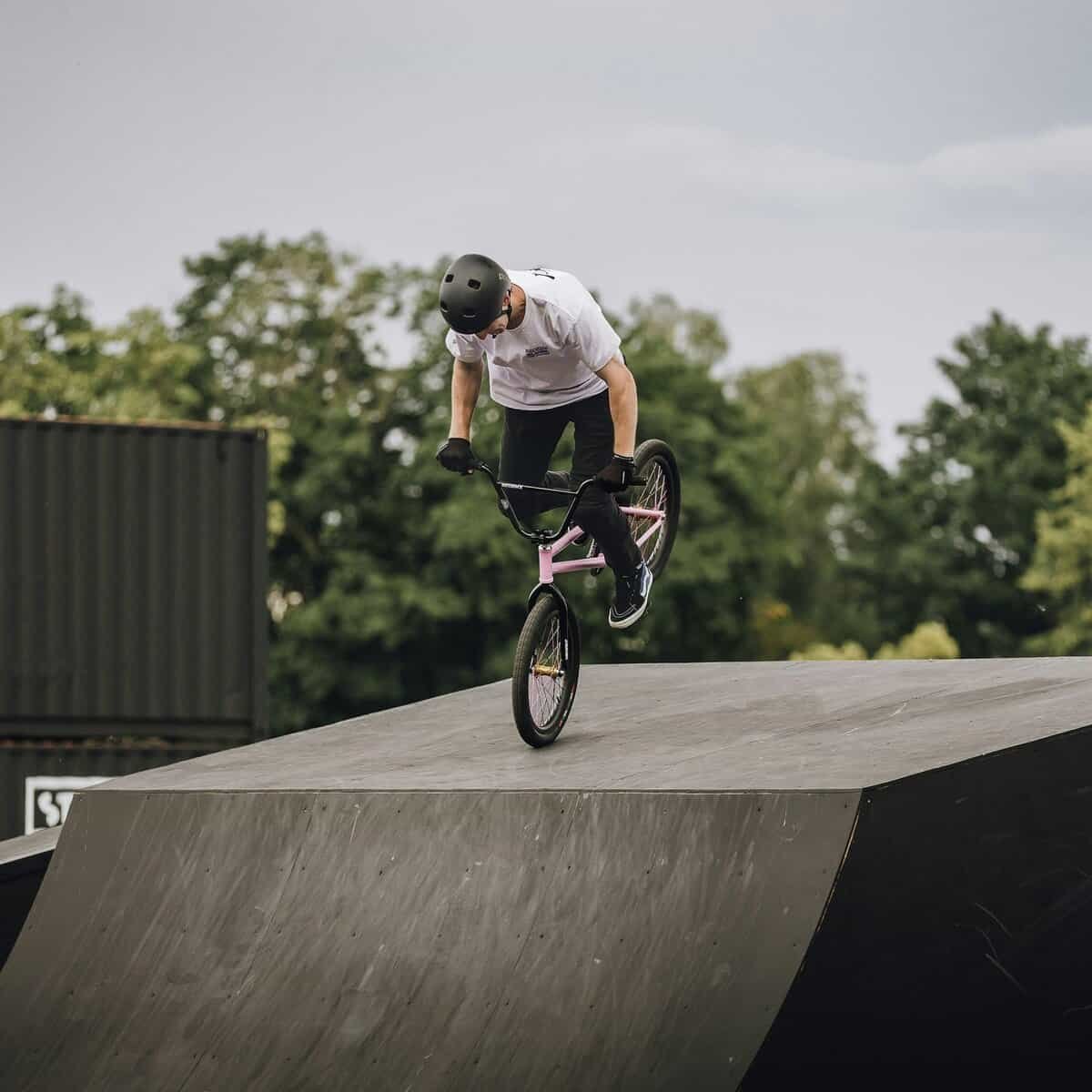 How Can I Contribute To Creating A Welcoming And Supportive Skateboarding Community? How Can I Contribute To Creating A Welcoming And Supportive Skateboarding Community?